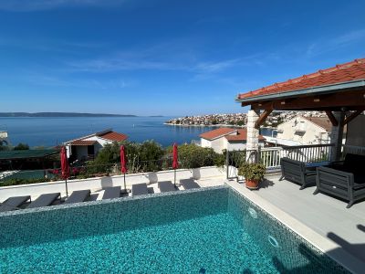 Villa 1 apartments Zora Okrug Gornji and Ciovo, Croatia
