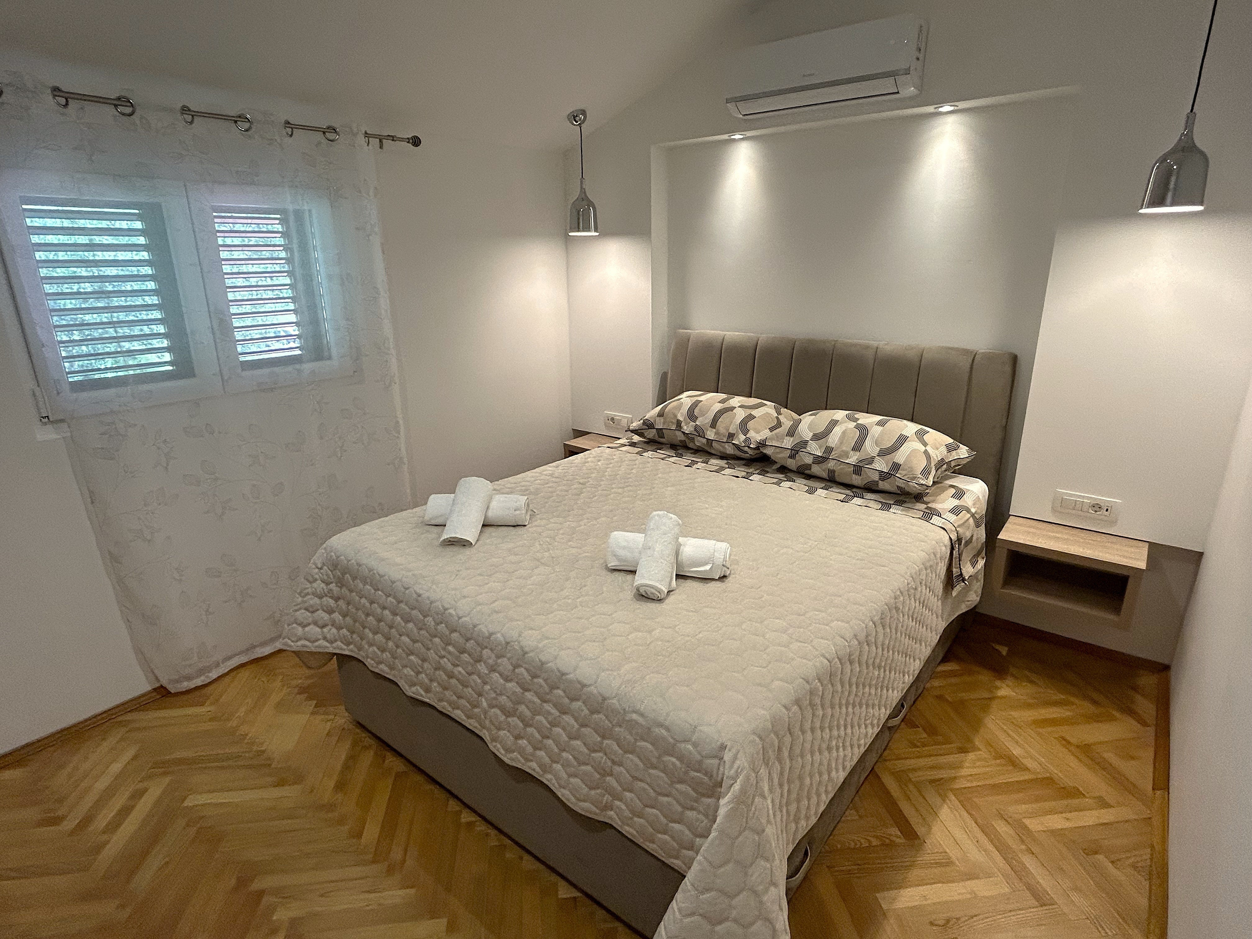 Küche in modern eingerichteter Wohnung zur Miete in Okrug und Ciovo Kitchen